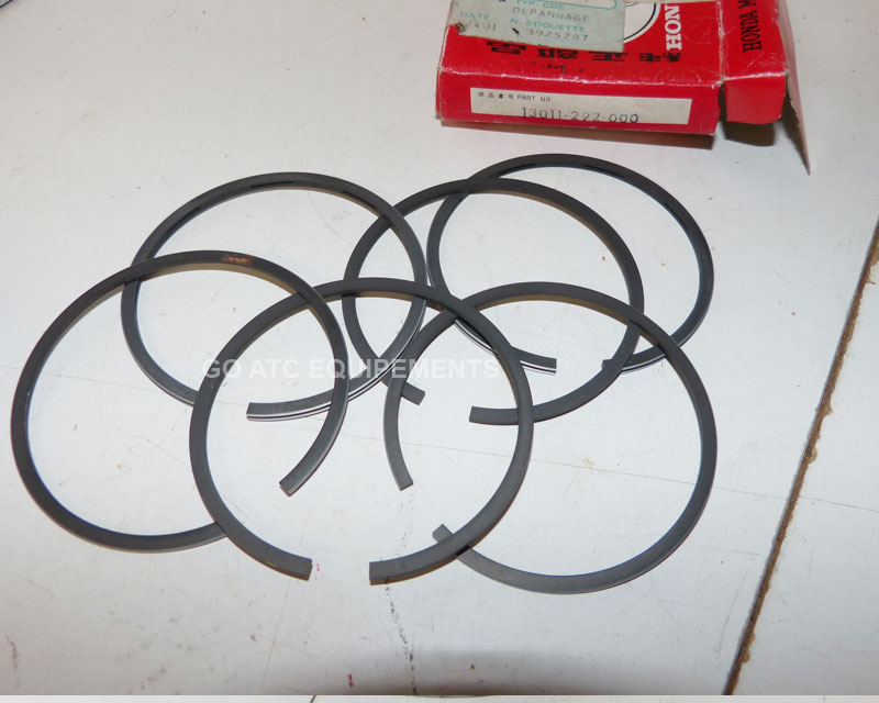 jeu de segments STD  diam 70mm </br> OEM neuf </br> HONDA CB500T CB450