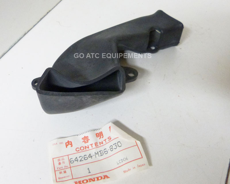 duct right low cowl </br> OEM NEW </br>HONDA  VF1000F2 1985