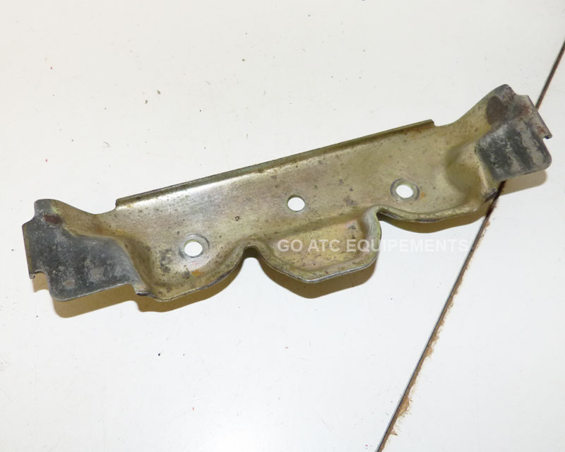 Bride de selle avant </br>Occasion </br>ATC HONDA 250R 83-84